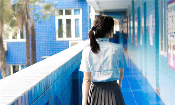 和平如何找到一个可以帮助我生孩子的女人？